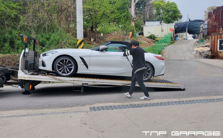  BMW Z4 프라이버시 보호와 시인성 모두 만족하는 후퍼옵틱 틴팅 필름