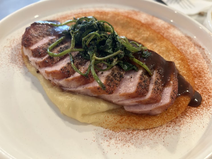  해방촌 분위기 좋은 식당 데칼코마니
