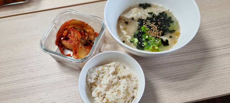 주말아침은 떡 만둣국 주말아침은 떡 만둣국