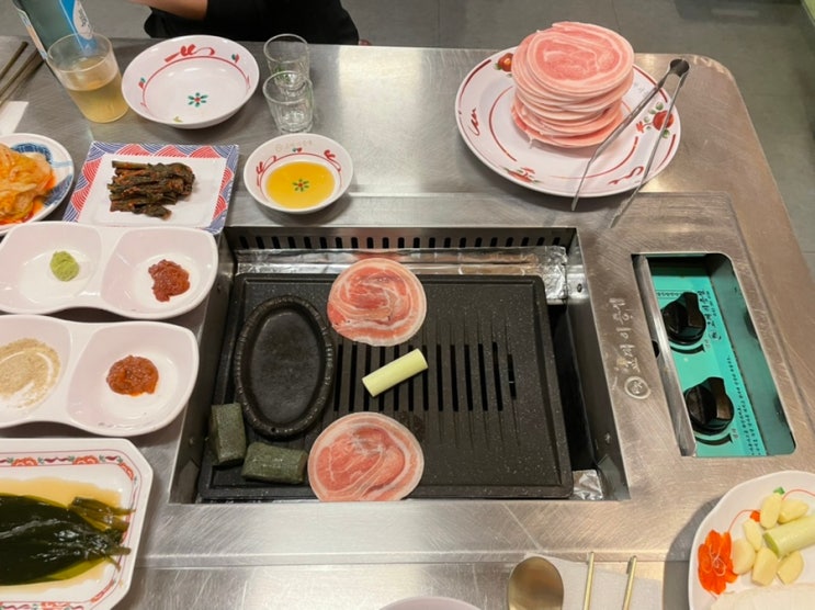  망포역 맛집 교대이층집 단체 회식하기 좋은 꽃삼겹집