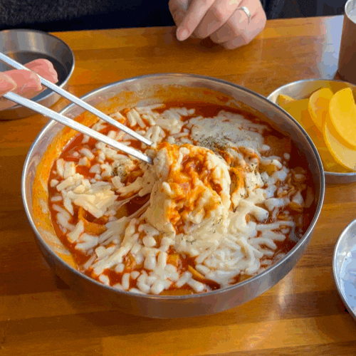 동양미래대학교 맛집 빨봉분식 쭈~욱 늘어나는 치즈떡볶이 동양미래대학교 맛집 빨봉분식 쭈~욱 늘어나는 치즈떡볶이