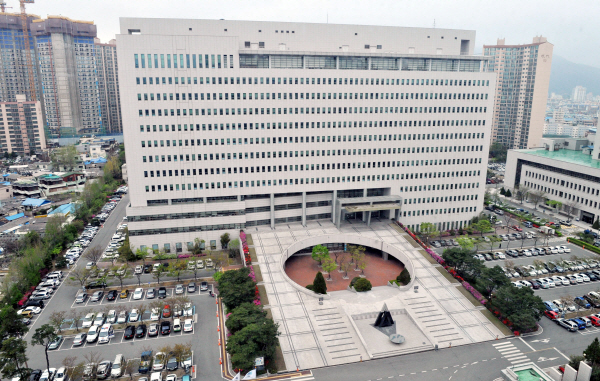 요양보호사 임금 떼먹고 바지사장에 책임 넘기려던 실운영자, 부산지검 공공국제범죄수사부, 복지센터 운영자 구속기소