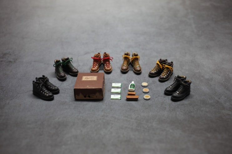 DANNER MINIATURE COLLECTION