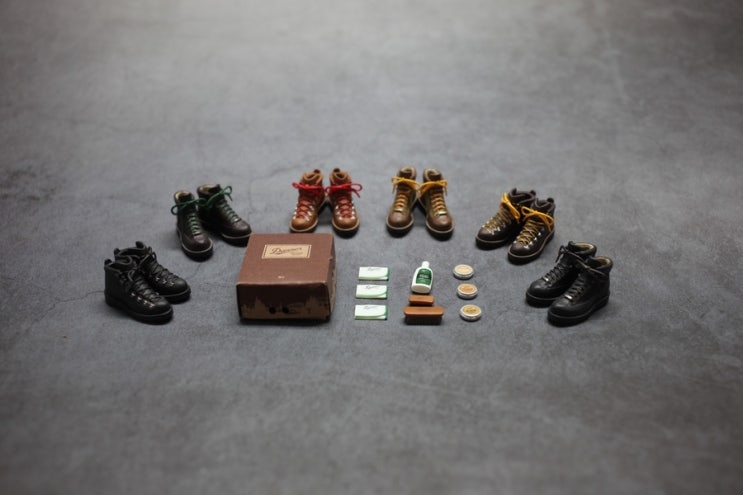  DANNER MINIATURE COLLECTION