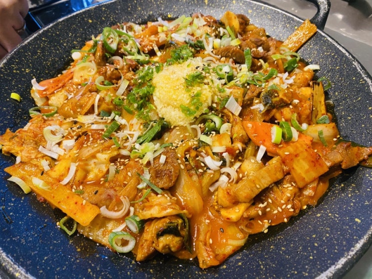  봉천동맛집 보라매공원맛집 삼산회관 돼지김치구이가 맛있어