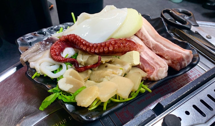  [건대입구역 맛집] 이신돈해물삼합 | 삼겹살과 해산물을 동시에 즐길 수 있는 해물삼합 맛집