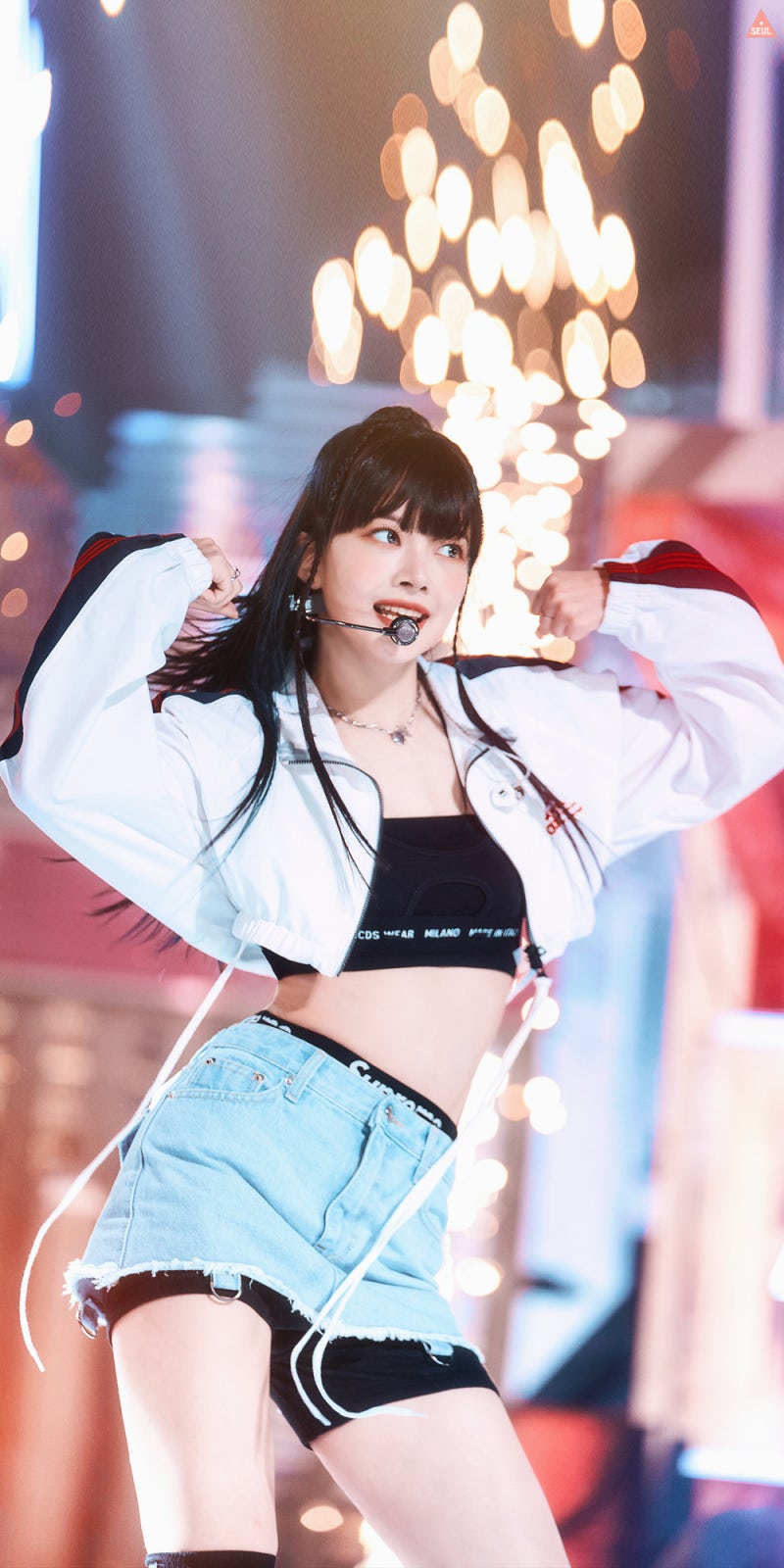 iPhone Wallpaper: LE SSERAFIM Hong Eunchae 'ANTIFRAGILE' Stage #1 (by Seuljjang)