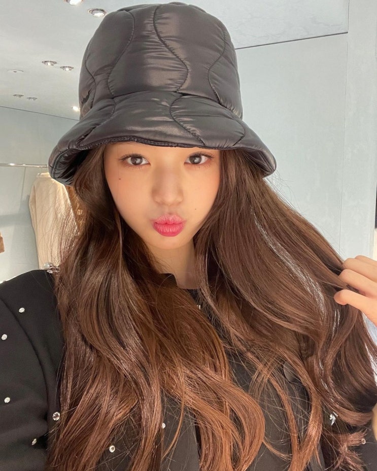 '아나운서 꿈꾸던' 아이브 멤버 장원영, 활동 전념 위해 2023년도 대학 수능 포기...아쉬운 결정 내렸다 '아나운서 꿈꾸던' 아이브 멤버 장원영, 활동 전념 위해 2023년도 대학 수능 포기...아쉬운 결정 내렸다