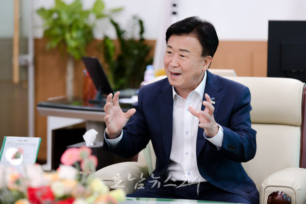  정기명 여수시장 첫인사, 6개월짜리 행정지원국장 ‘졸속’ 보임.. 인수위 과다 수당 지급 논란 (제1보)