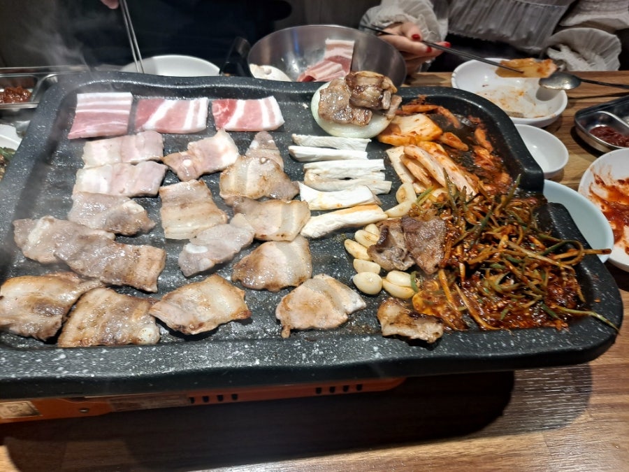 욱이네식당 사진 1