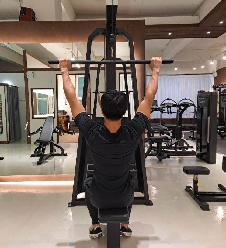  신중동pt 부천시청역pt 넓은등 만들어주는 운동 광배근 렛풀다운