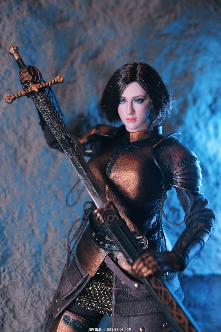  『TBLeague』1/6 Saintess Knight Gold ver. 세인티스 나이트 실제품 [해외 리뷰]