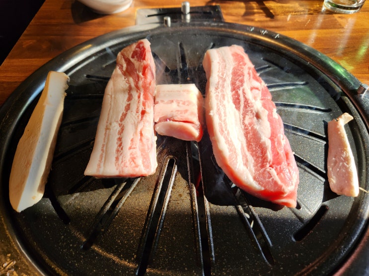  여의도 공원 돼지고기 맛집 '마초갈비' 방문 리뷰