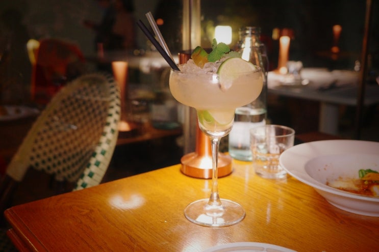  도산공원 술집 압구정 데이트하기 좋은 조용한 와인바 : 마이쏭bar