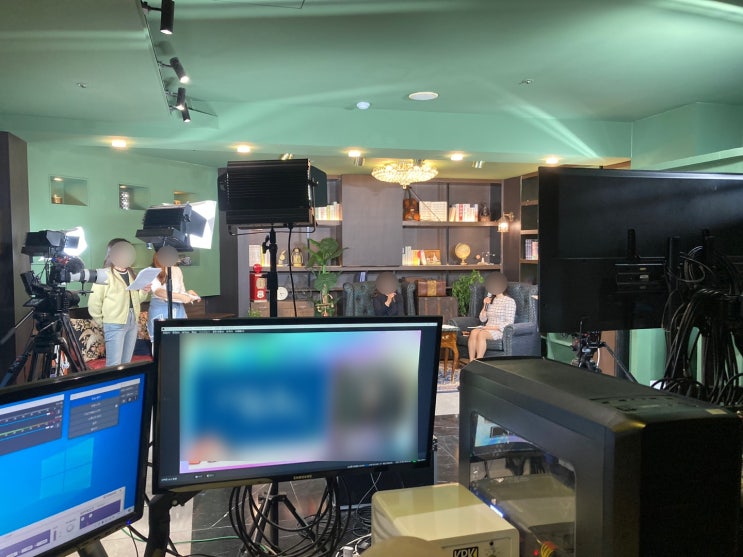  앤틱스튜디오에서 촬영 후 영상편집기로 맥북 동영상 편집하기 ㅣ 교육 영상 제작업체 홈엑스 스튜디오