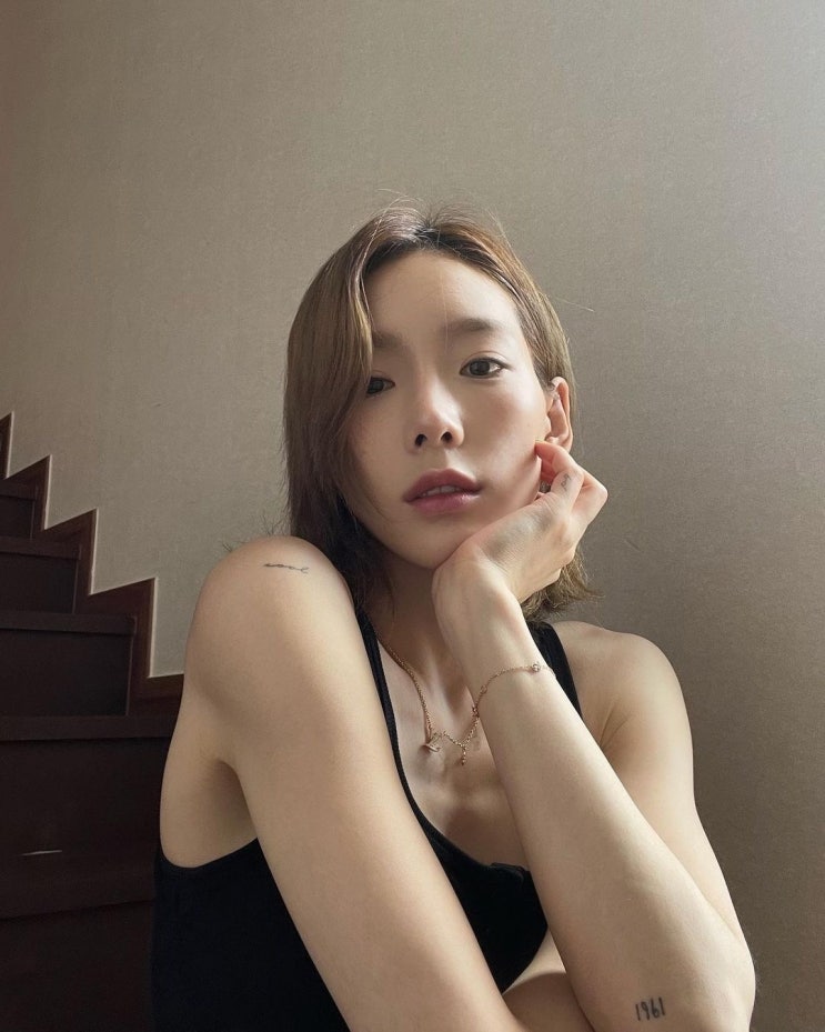 소녀시대 멤버 태연, 일상 모습 공개하며 친근한 매력 뽐내...의미심장한 글귀 남겨 무슨 일? 소녀시대 멤버 태연, 일상 모습 공개하며 친근한 매력 뽐내...의미심장한 글귀 남겨 무슨 일?