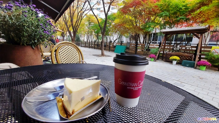  곤트란쉐리에 카페. 정자역 엠코헤리츠 브런치, 커피, 베이커리 맛집