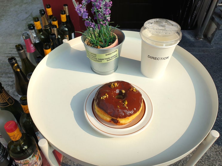 [수원 도넛] 행궁동 도넛과 커피 한잔의 여유를 만끽하다 디렉션