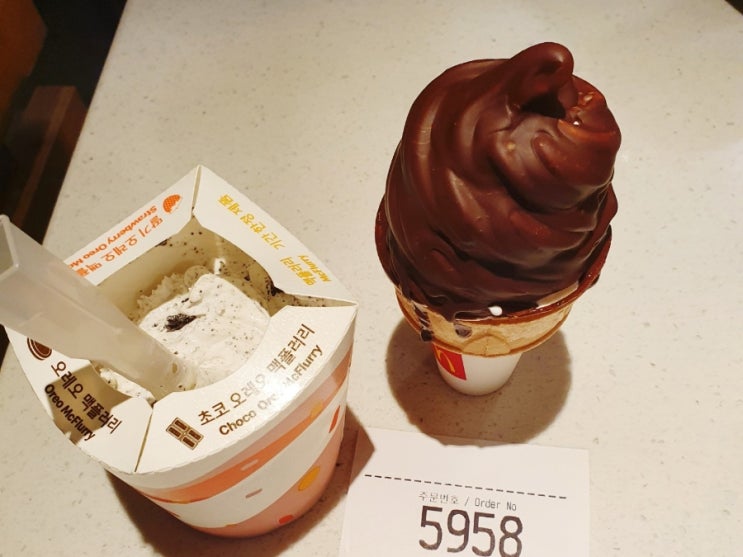 맥도날드 초코콘 / 초코 오레오 맥플러리 아이스크림 가격 칼로리