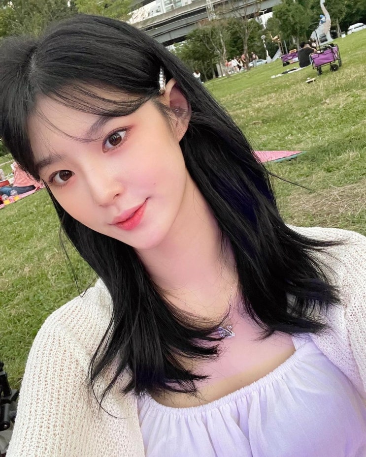 '몰래 연애' 신입 BJ 조유정, 남자 친구 없다고 해명한 지 두 달도 안됐는데 다시 '남친 논란' 의혹 터져 '몰래 연애' 신입 BJ 조유정, 남자 친구 없다고 해명한 지 두 달도 안됐는데 다시 '남친 논란' 의혹 터져
