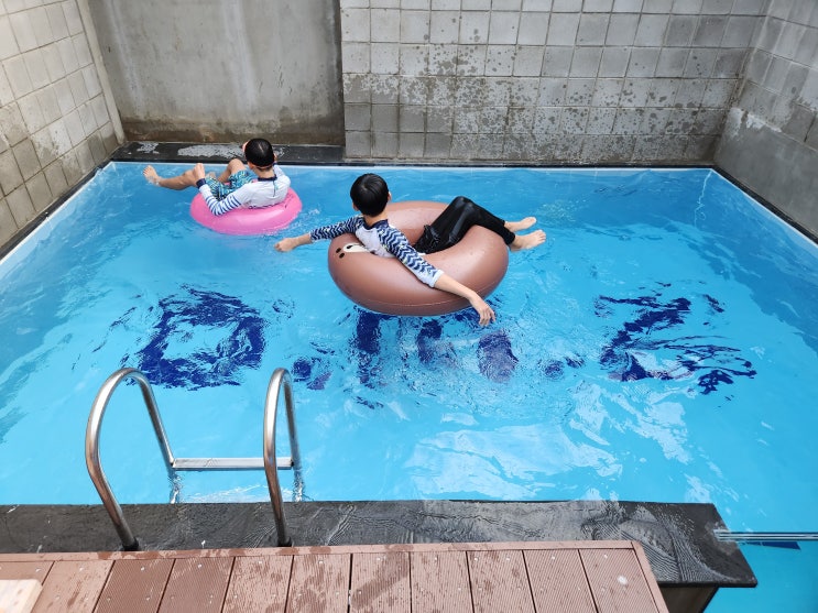  세종 풀빌라 디엠제트 세종시 온수풀 물놀이 대전 청주 근교 펜션
