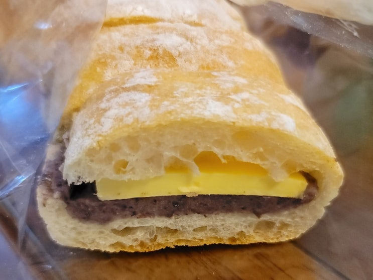  착한 사람들이 만드는 건강한 빵이 있는 맛집여행, 골목빵집 골목한켠