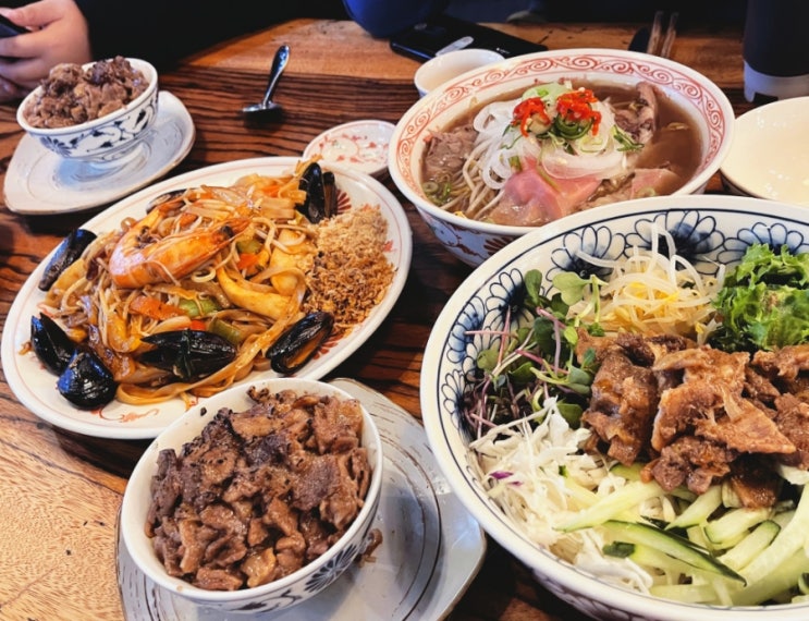  현지 느낌 그대로 홍대 쌀국수 맛집 포36거리 홍대점