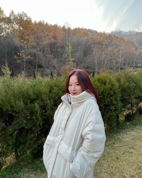  EXID 솔지 사복 패딩 패션 네파 에어그램 써모 후디 다운 자켓