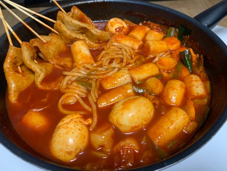 쯔양이 방문한 청주 떡볶이 맛집 "떡보라" 가래떡밀키트로 맛있게 분식타임!! 당일날 뽑은 떡으로 만든 떡볶이라 떡이 넘 맛있어욧
