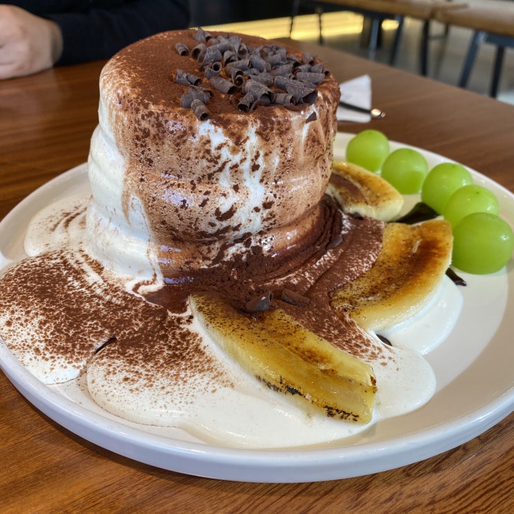  애기궁댕이 같은 수플레 맛집 :: 블랙울프 동탄목동점