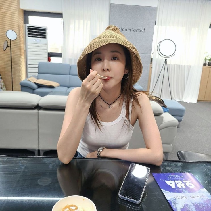'소식좌' 가수 산다라박, 몸무게 37Kg 슬림한데 볼륨감 넘치는 몸매 보유 '피지컬이 넘사벽' '소식좌' 가수 산다라박, 몸무게 37Kg 슬림한데 볼륨감 넘치는 몸매 보유 '피지컬이 넘사벽'