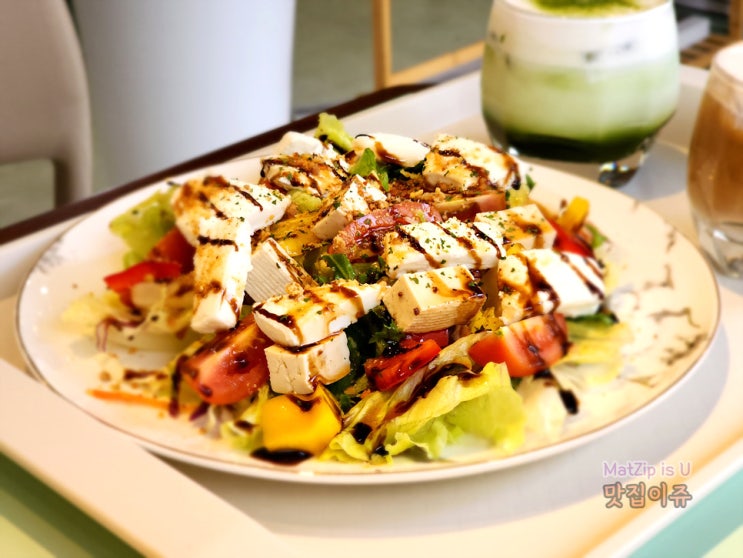  양재동 카페 CAFE BIGGER에서 즐겼던 브런치와 제주말차 슈페너, 카페 빅어
