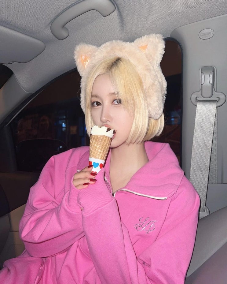 '식탐 폭발' 우주소녀 다영, "한 달 과자값에만 1천만원..." 군것질 많이 하는데도 몸매는 엄청 말라 '식탐 폭발' 우주소녀 다영, "한 달 과자값에만 1천만원..." 군것질 많이 하는데도 몸매는 엄청 말라