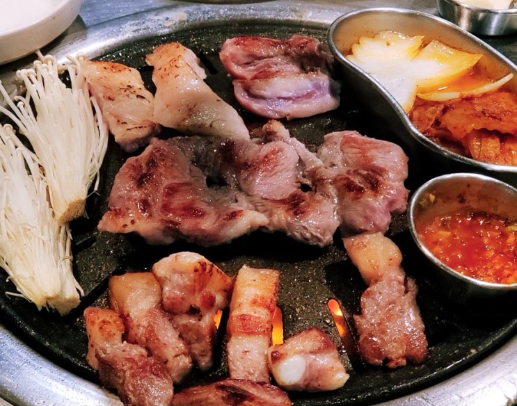 광교역 고기집 술을 불렀던 경기대 미소돼지 광교역 고기집 술을 불렀던 경기대 미소돼지