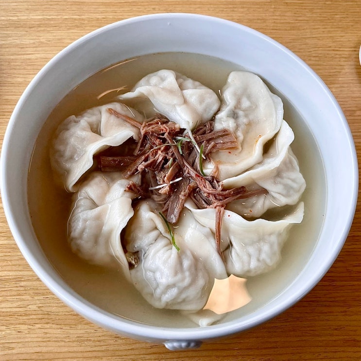  [부암동 맛집] 자하손만두 - 가을에 어울리는 2023 미쉐린 빕구르망 만두국