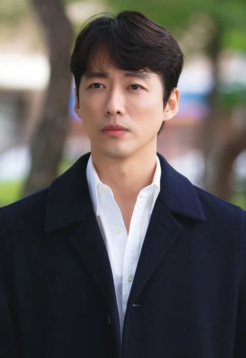 남궁민 드라마에서 증명사진 돌려쓰는거 남궁민 드라마에서 증명사진 돌려쓰는거