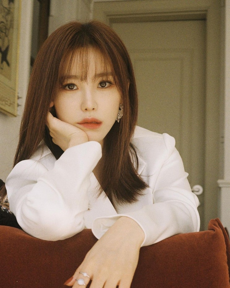 '화보 장인' 전효성, 가을 분위기 폭발하는 화이트 슈트 입고 고혹적인 분위기...다이어트 후 "가을 여신 증명" '화보 장인' 전효성, 가을 분위기 폭발하는 화이트 슈트 입고 고혹적인 분위기...다이어트 후 "가을 여신 증명"