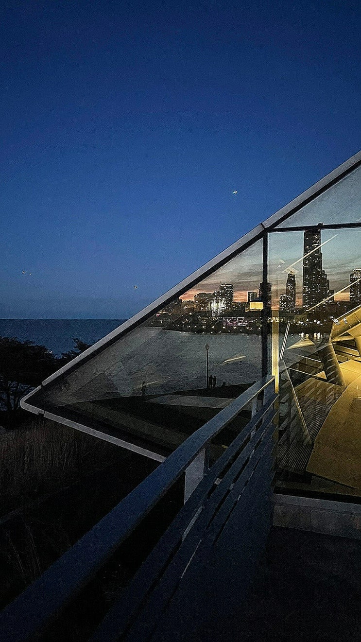  CHI- Adler Planetarium