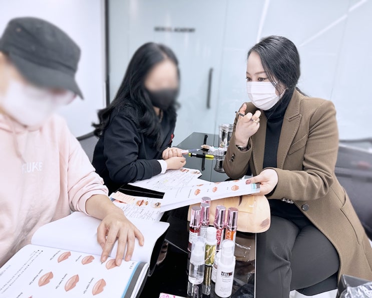  눈썹반영구수강 보강수업 확인이 가능한 학원