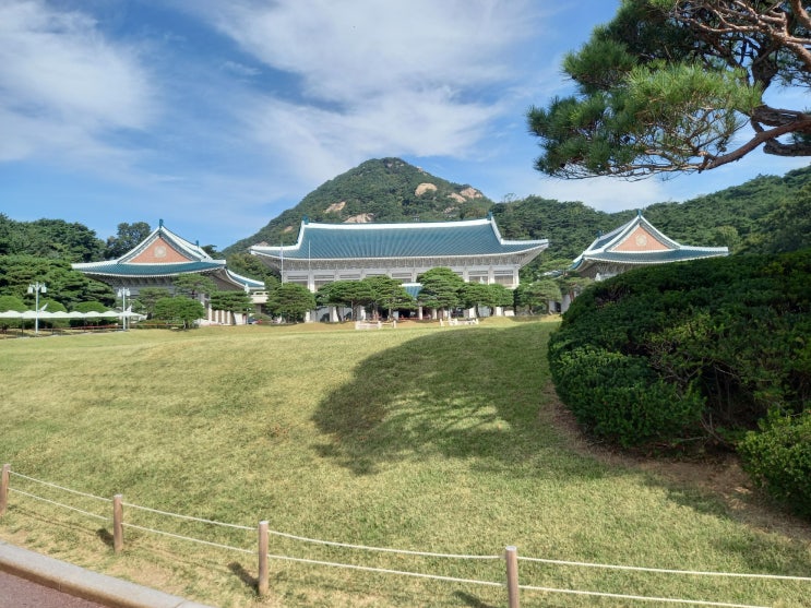 청와대 관람 후기(사진 다수) - 청와대 본관, 영빈관, 대통령 관저, 상춘재 등