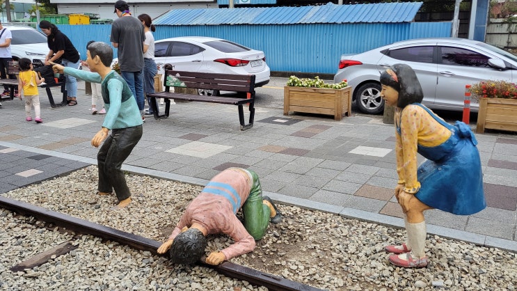 [전북 군산] 군산 시간여행 (2) - 군산 근대화거리, 경암동 철길마을, 해망굴