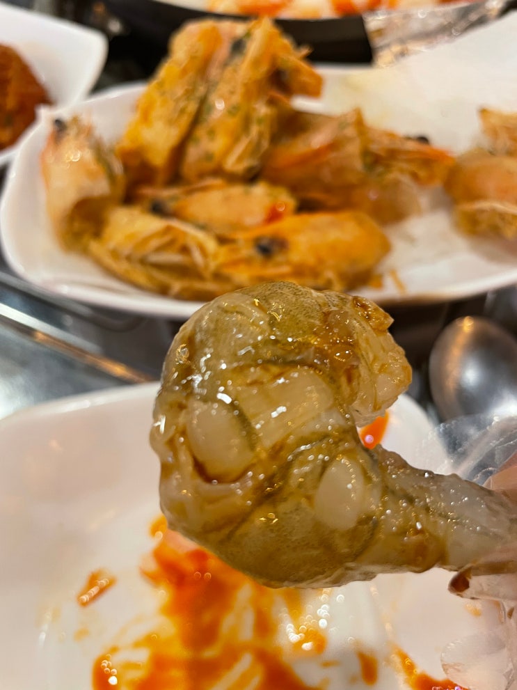  [수완맛집/수완새우집 병풍도왕새우직판장] 바다의 닭다리를 연상시키는듯한 생새우회의 자태_먹방에서만 보던 궁금증을 드디어 풀다