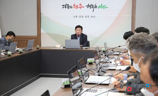  이범석 "영화 '20세기 소녀' 촬영지 청주 관광 활성화 연계를"