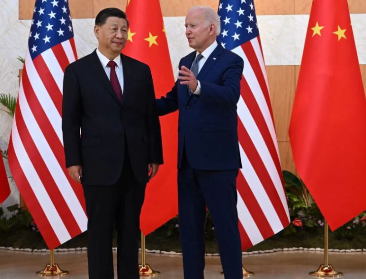 바이든 대통령이 중국의 시진핑과 '매우 무뚝뚝한' 회담의 4가지 주요 내용입니다.