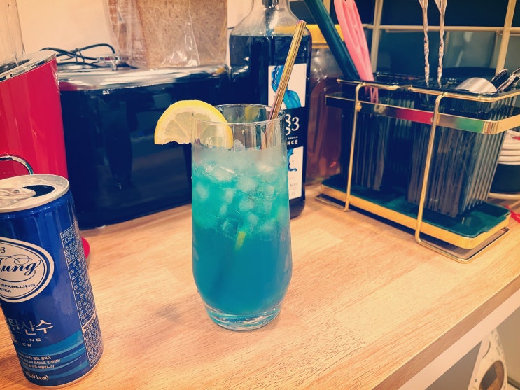 [타루 홈 카페] 색깔부터 시원한 블루 레몬에이드 집에서 만들어 먹기