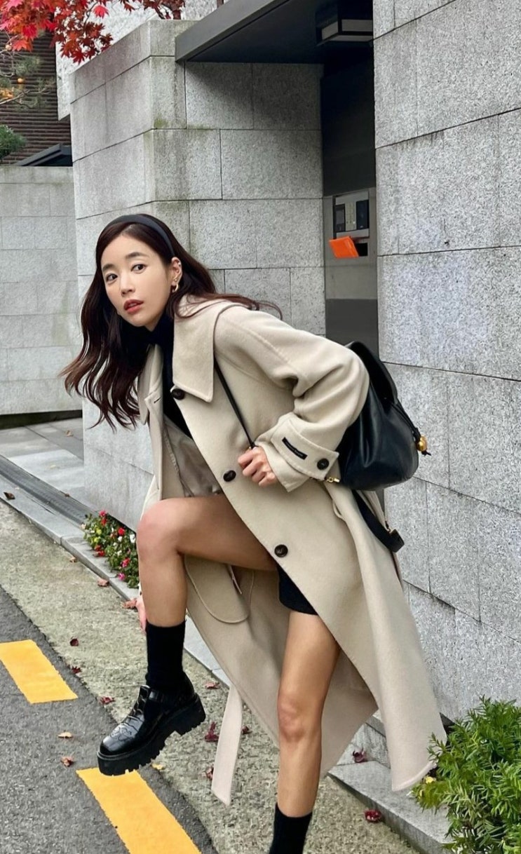 기은세 인스타그램, 올리브데올리브 (OLIVE DES OLIVE) 빅카라 핸드메이드 코트 & 셀린느 (CELINE) 트리오페 퍼포레이티드 베이비 크로커다일 로퍼 정보