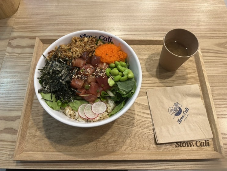  보라매샐러드 포케맛집 보라매병원역 슬로우캘리 보라매공원점 직장인 점심메뉴 추천 클래식참치포케 후기