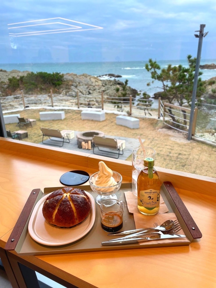  부산 기장 한적한 오션뷰 힐링 대형 카페 카페윤 CAFE YOON