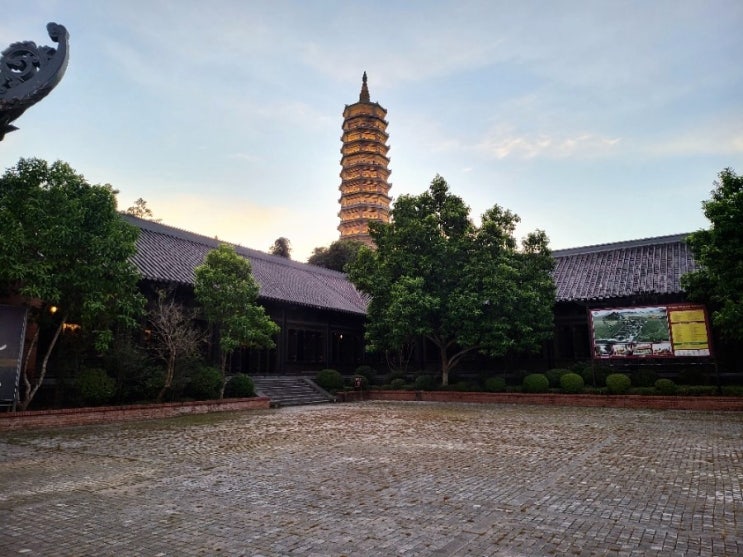  하노이 자유여행 가볼만한곳 바이딘 사원 닌빈 짱안 천수천안관세음보살