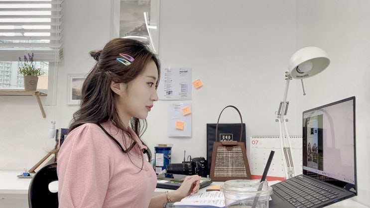  [희대리 브이로그] 갤럭시북2 프로 15.6형과 함께하는 신나는 회사 생활 (ft. 엔씨디지텍)